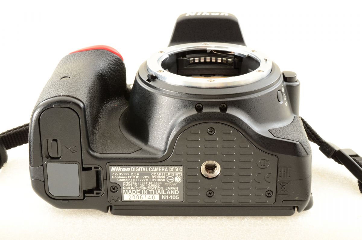 【中古】Nikon D5500 24.2MP デジタル一眼レフカメラ ブラック ニコン S/N:2006140