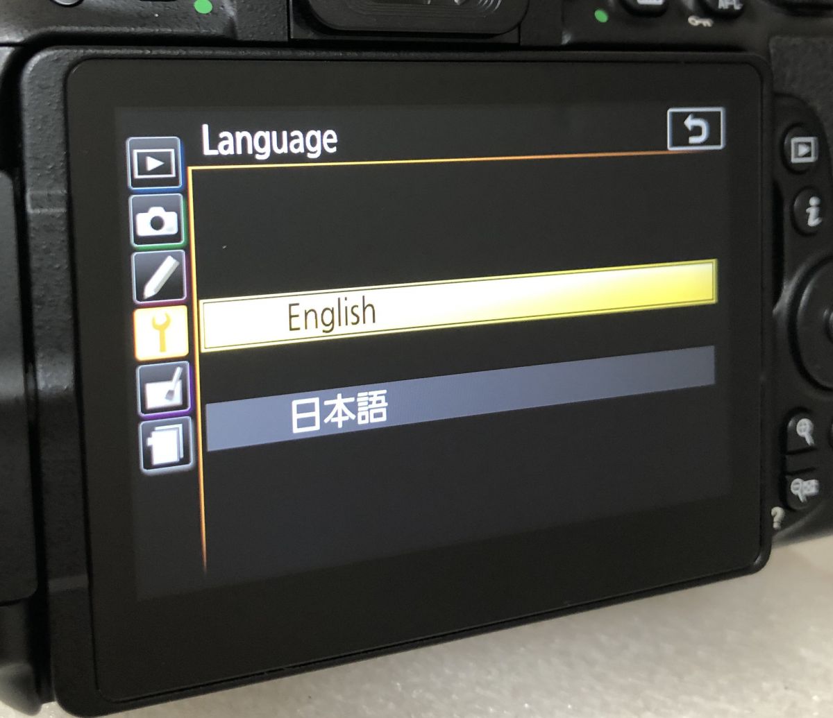【中古】Nikon D5500 24.2MP デジタル一眼レフカメラ ブラック ニコン S/N:2006140