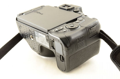 【中古】Nikon D5500 24.2MP デジタル一眼レフカメラ ブラック ニコン S/N:2006140