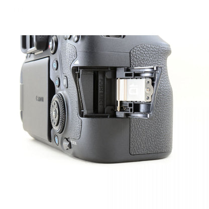 【中古】Canon EOS 6D Mark II 26.2MP 一眼レフ デジタルカメラ キヤノン