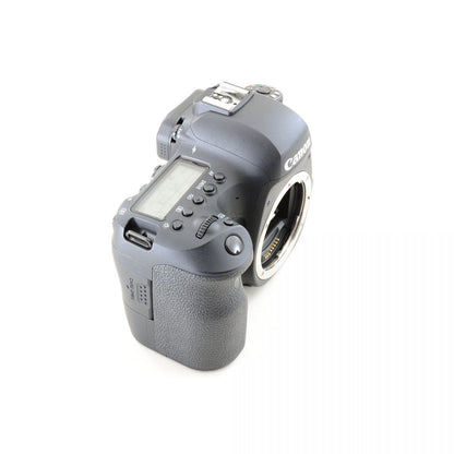 【中古】Canon EOS 6D Mark II 26.2MP 一眼レフ デジタルカメラ キヤノン