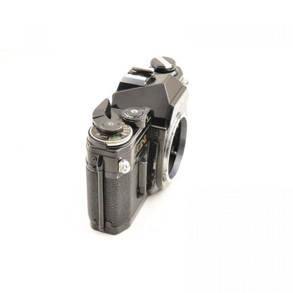 【中古】Canon AE-1 ブラック 35mm 一眼レフ フィルムカメラ ボディ +New FD 135mm F3.5 MF ポートレート 単焦点 交換レンズ キャノン 　