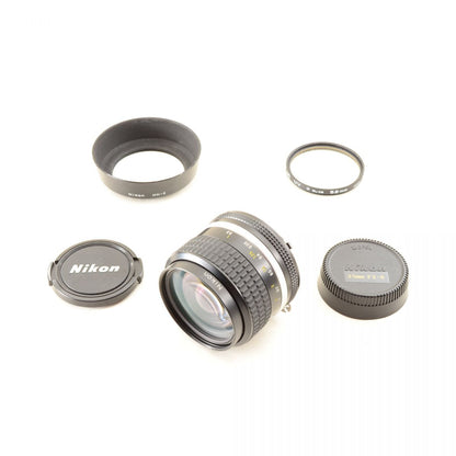 【中古】Nikon Ai-s Nikkor 35mm f2 広角 単焦点 カメラレンズ 交換レンズ フード付 ニコン