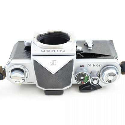 【中古】Nikon F アイレベル シルバー 35mm フィルムカメラ + NIKKOR-H Auto 50mm f/2 非Ai 標準 単焦点レンズ ニコン S/N: 7204004