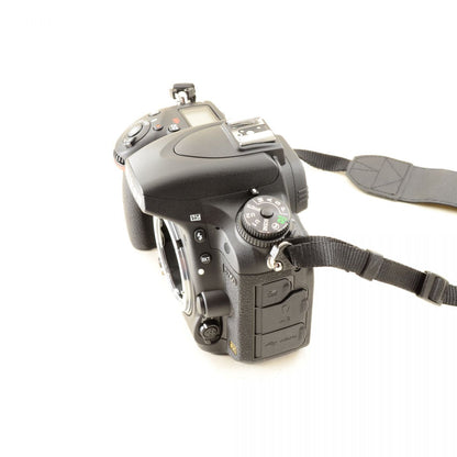 【中古】Nikon D750 24.3MP 一眼レフ デジタルカメラ