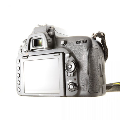 【中古】Nikon D750 24.3MP 一眼レフ デジタルカメラ