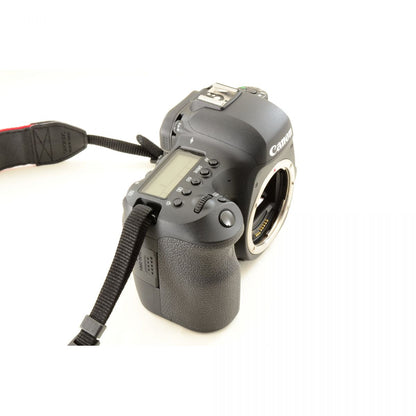 【中古】Canon EOS 6D Mark II ボディ 2620万画素 デジタル一眼レフカメラ キャノン S/N: 151052000246