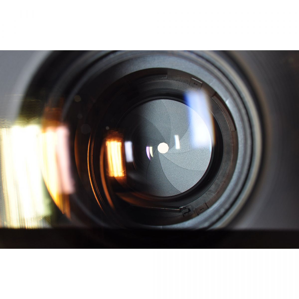 【中古】Nikon AF 80-400mm f/4.5-5.6D ED VR ズーム 元箱 フード ケース カメラレンズ 交換レンズ ニコン
