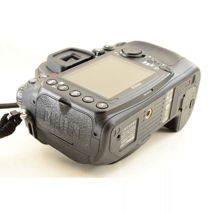 【中古】Nikon D300 AF-S DX 18-200mm f/3.5-5.6G ED VR 一眼レフ ズームレンズ デジカメ ニコン