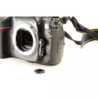 【中古】Nikon D300 AF-S DX 18-200mm f/3.5-5.6G ED VR 一眼レフ ズームレンズ デジカメ ニコン