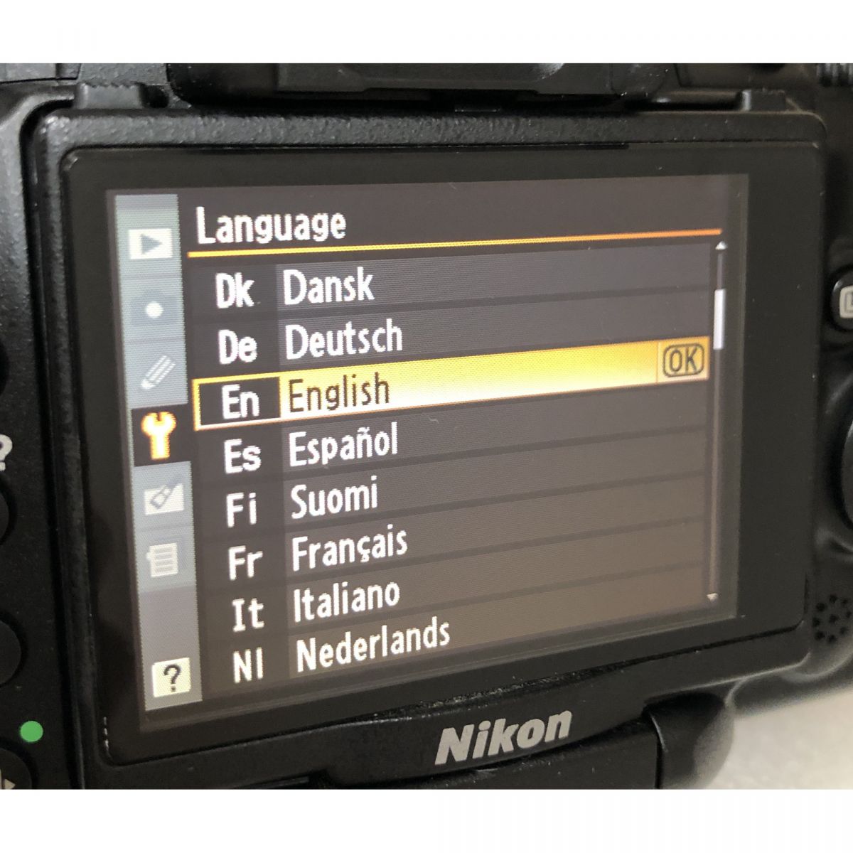 Nikon D5000 12.3MP DX AF-S 55-200mm F4-5.6G ED VR 一眼レフ デジカメ ニコン
