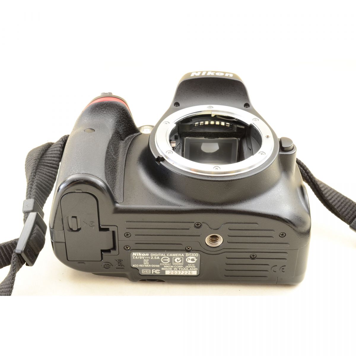 【中古】Nikon D5100 16.2MP デジタルカメラ ブラック AF-S DX Nikkor 18-105mm f/3.5-5.6 G ED VR レンズ