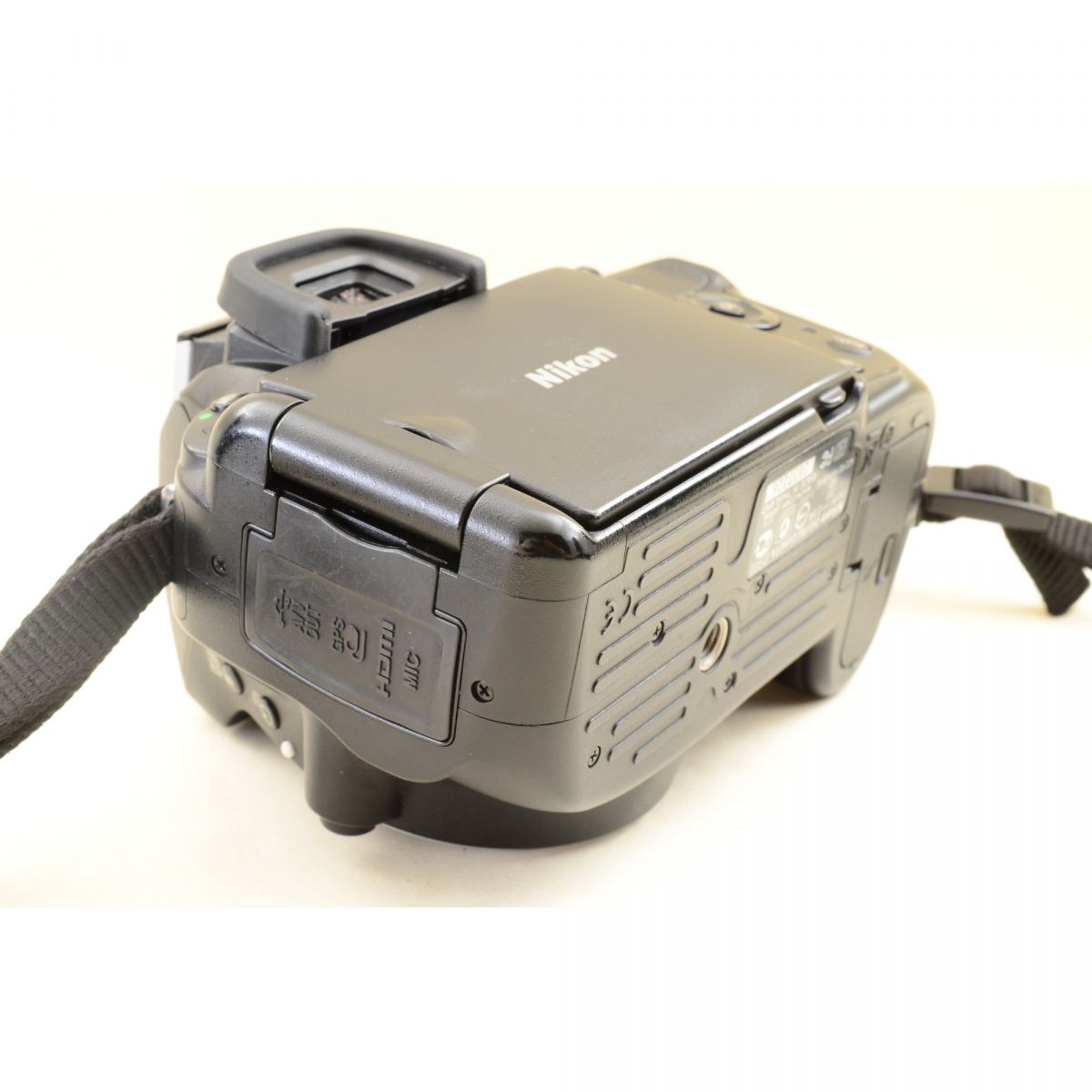 【中古】Nikon D5100 16.2MP デジタルカメラ ブラック AF-S DX Nikkor 18-105mm f/3.5-5.6 G ED VR レンズ