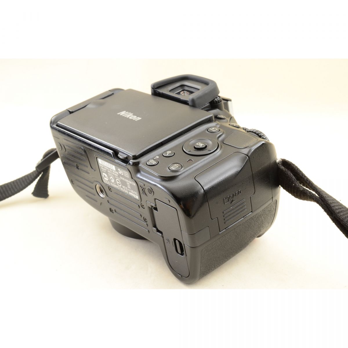 【中古】Nikon D5100 16.2MP デジタルカメラ ブラック AF-S DX Nikkor 18-105mm f/3.5-5.6 G ED VR レンズ