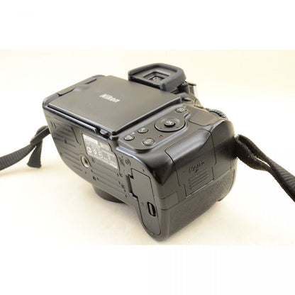 【中古】Nikon D5100 16.2MP デジタルカメラ ブラック AF-S DX Nikkor 18-105mm f/3.5-5.6 G ED VR レンズ