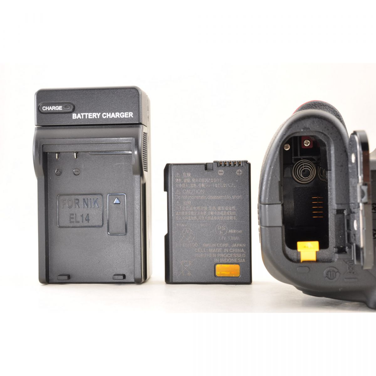 【中古】Nikon D5200 デジタルカメラ AF-S 18-55mm f/3.5-5.6 レンズ 一眼レフ デジカメ ニコン