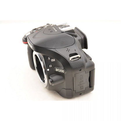 【中古】Nikon D5200 デジタルカメラ AF-S 18-55mm f/3.5-5.6 レンズ 一眼レフ デジカメ ニコン