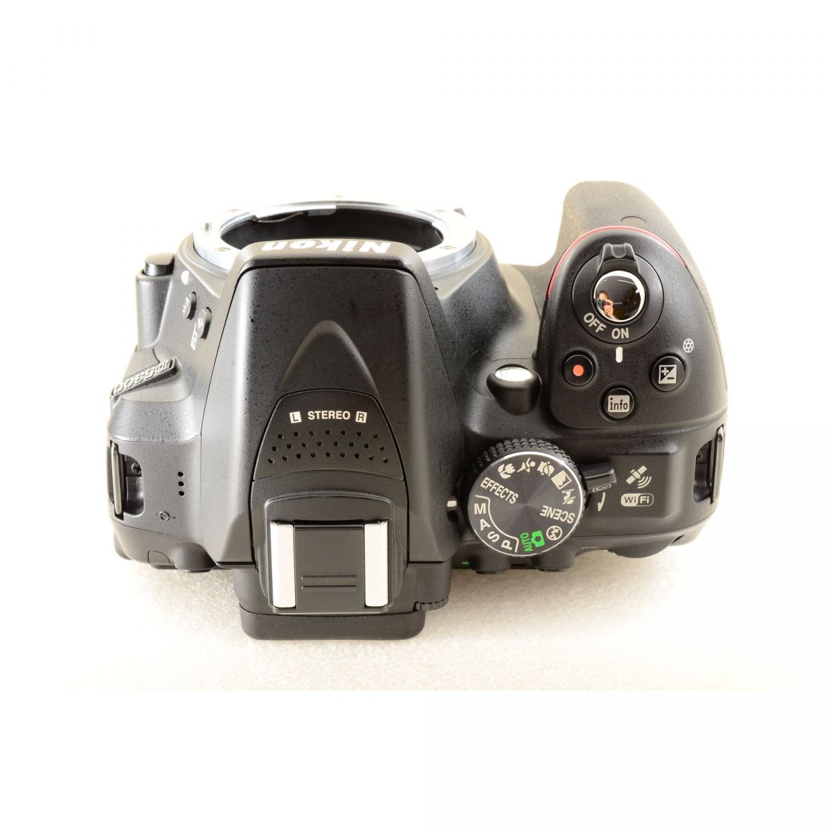 Nikon D5300 24.2MP DX 55-200mm F4-5.6G II ED VR 一眼レフ デジカメ ニコン