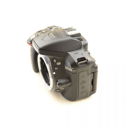 Nikon D5300 一眼レフ DSLR カメラ ブラック ニコン デジカメ