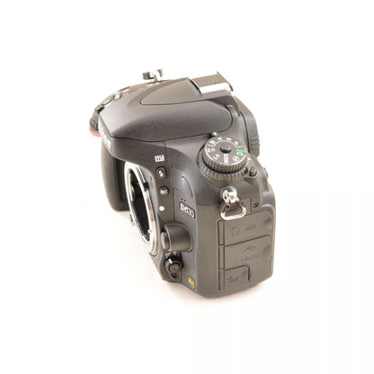 【中古】Nikon D610 フルサイズ 一眼レフ デジタルカメラ デジタルカメラ ニコン