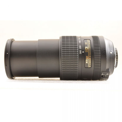 【中古】Nikon D7100 24.1MP デジタルカメラ AF-S DX 18-300mm f/3.5-6.3 G ED VR 一眼レフ ストロボ SB-24 ニコン