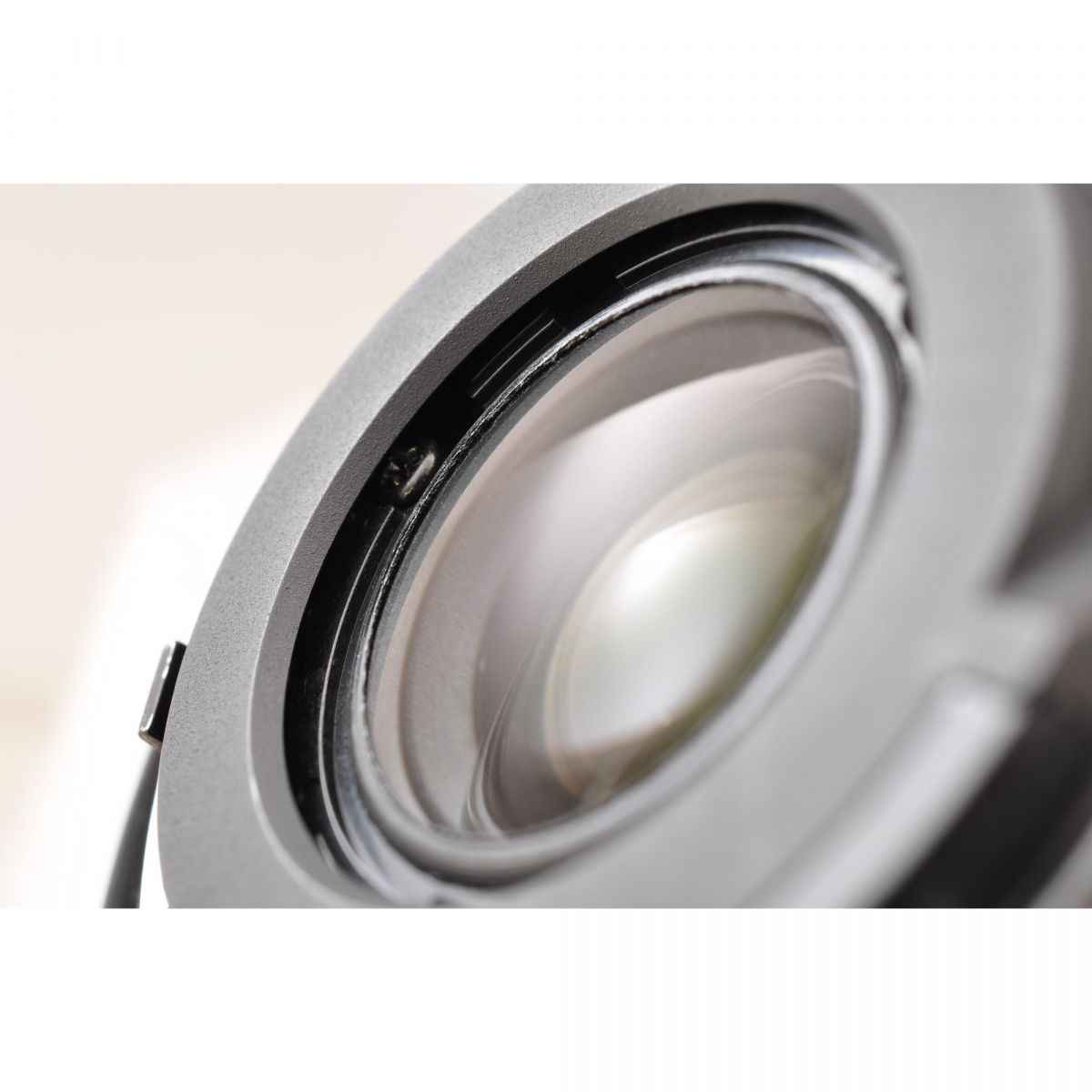 【中古】Nikon D7100 24.1MP デジタルカメラ AF-S DX 18-300mm f/3.5-6.3 G ED VR 一眼レフ ストロボ SB-24 ニコン