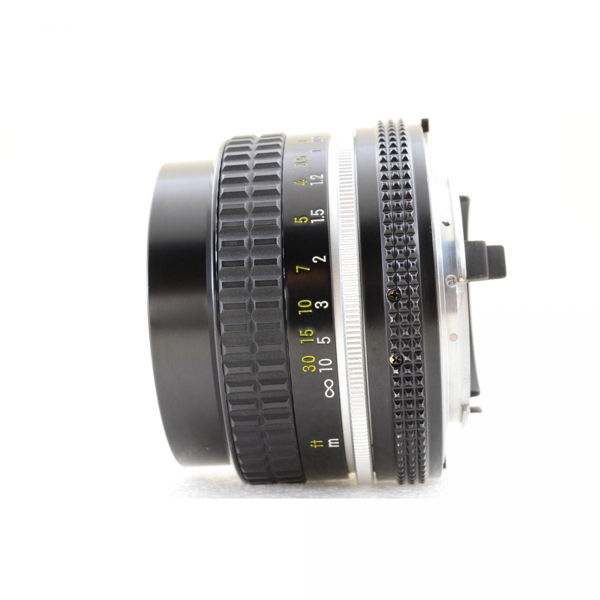 【中古】Nikon F3 HP 35mm 一眼レフ フィルムカメラ Ai Nikkor 50mm f/1.8 MFレンズ