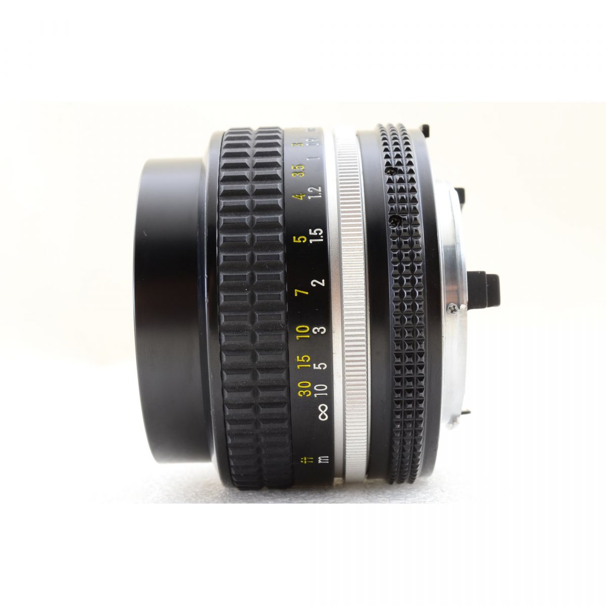 【中古】Nikon FE Silver Ai NIKKOR 50mm f/1.4 レンズ 一眼レフ フィルムカメラ ニコン